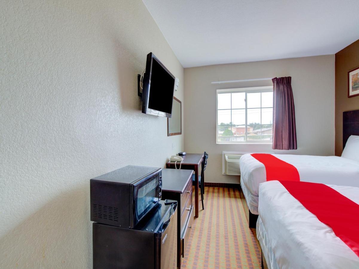 Hotel Dilley Grand Extérieur photo