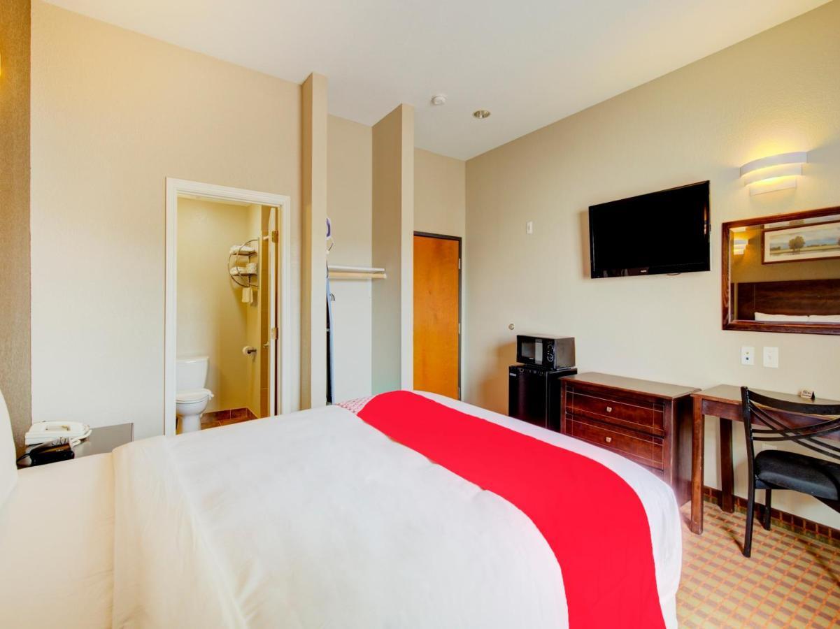 Hotel Dilley Grand Extérieur photo