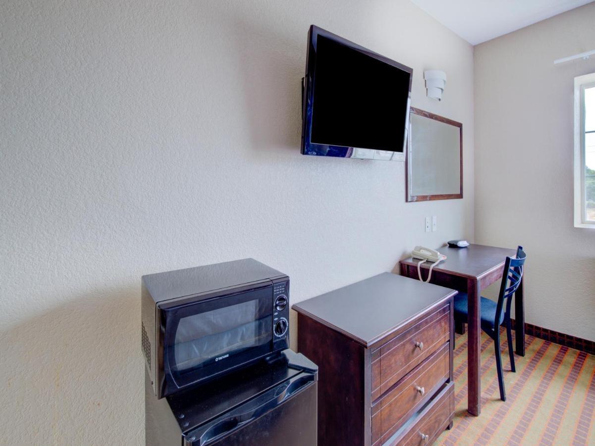Hotel Dilley Grand Extérieur photo