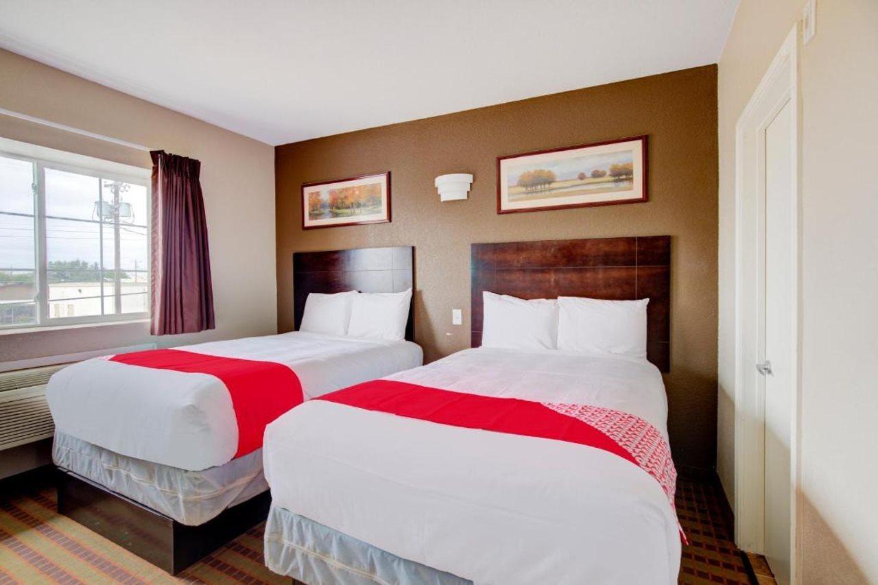 Hotel Dilley Grand Extérieur photo
