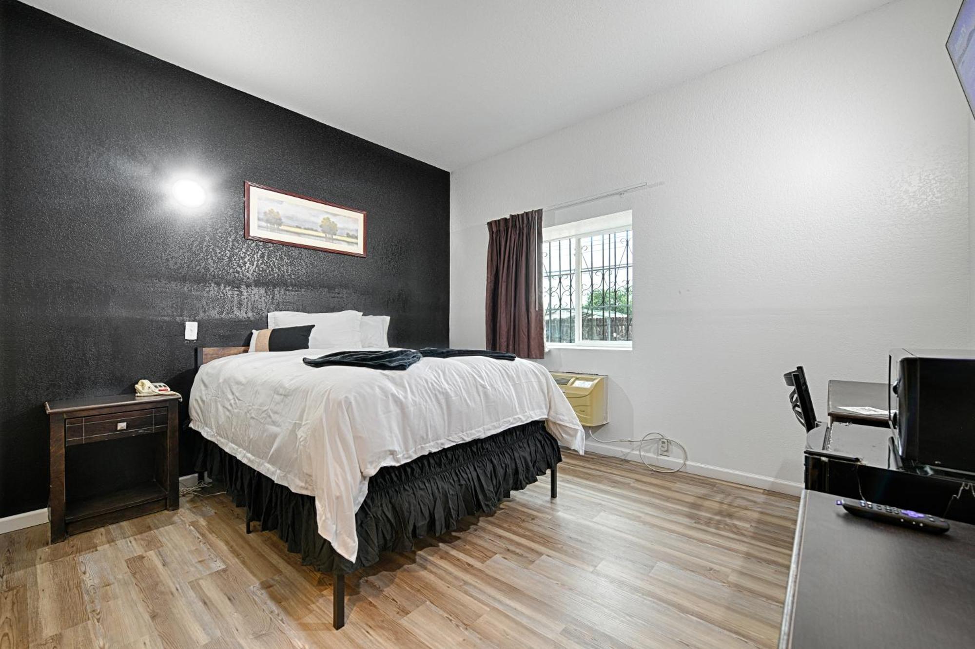 Hotel Dilley Grand Extérieur photo