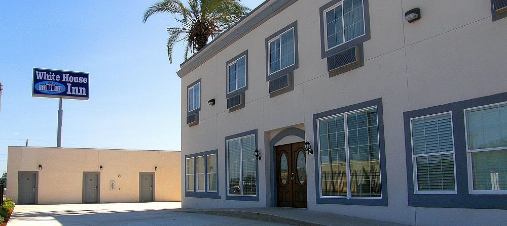 Hotel Dilley Grand Extérieur photo